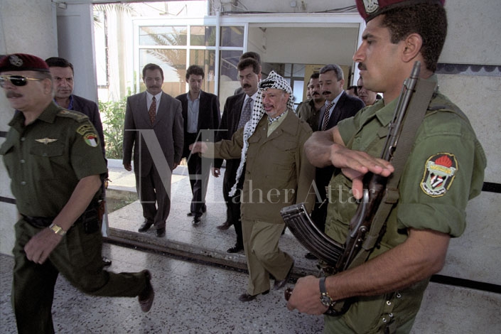 Yasser Arafat in his bunker07      